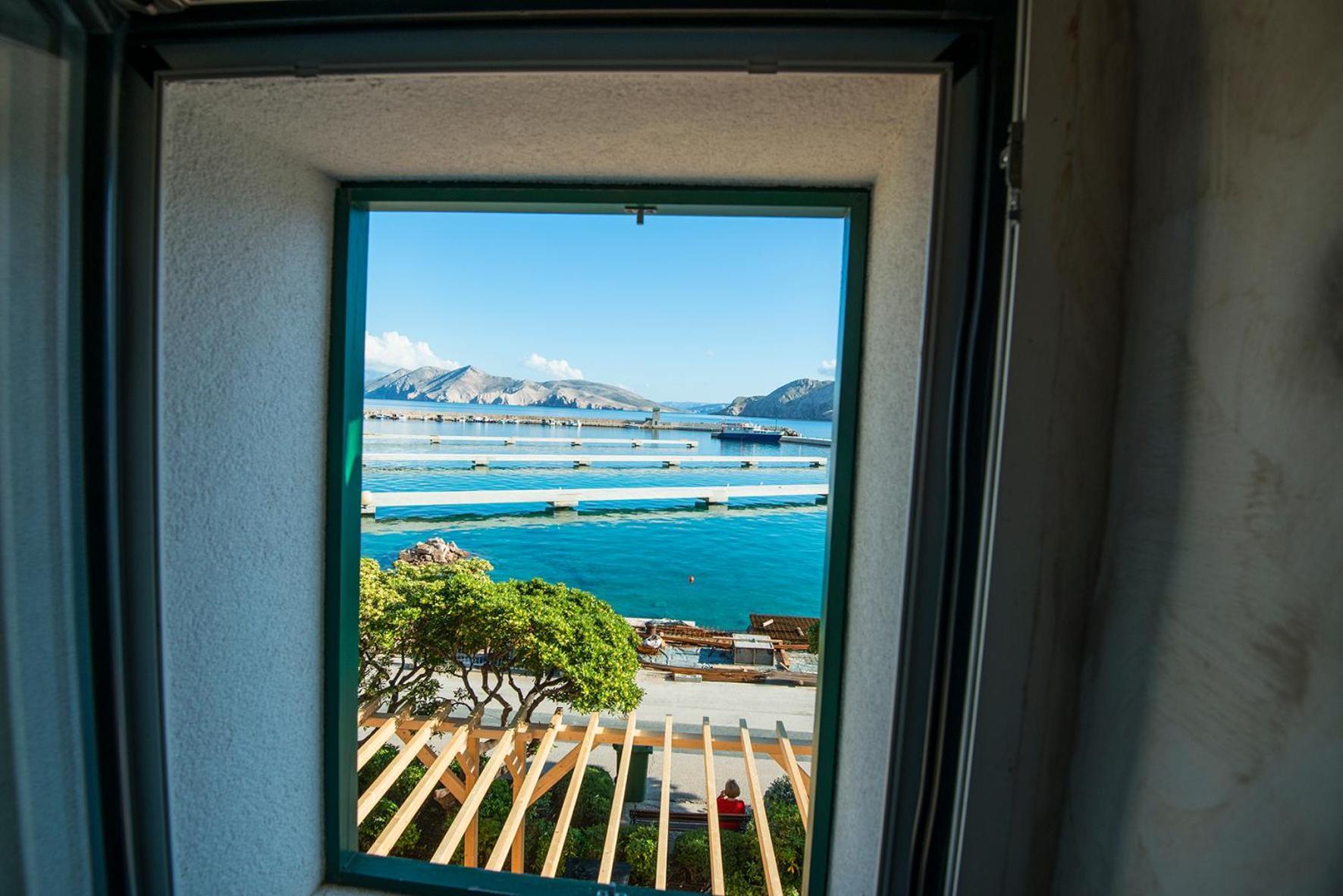 & External Bedroom Diana Apartment Baska (Krk)