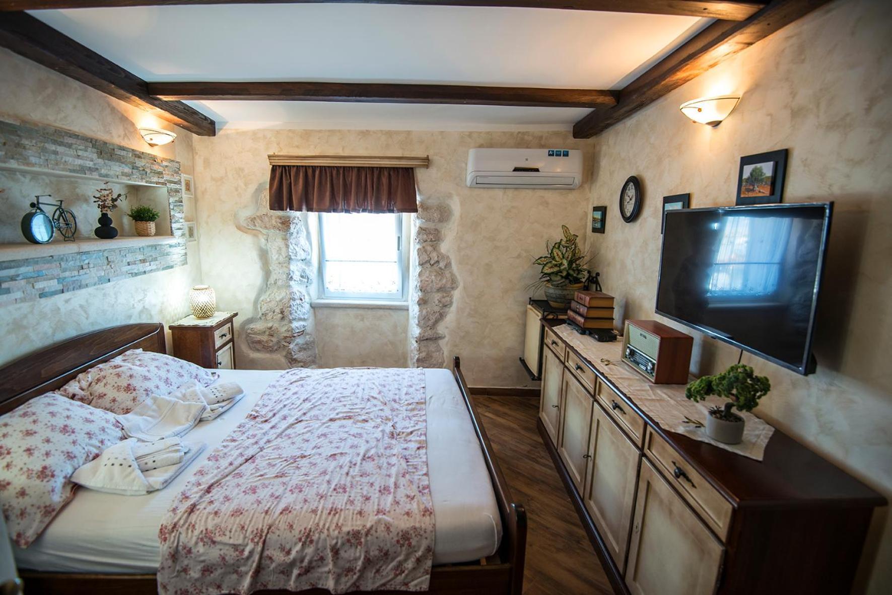 & External Bedroom Diana Apartment Baska (Krk)